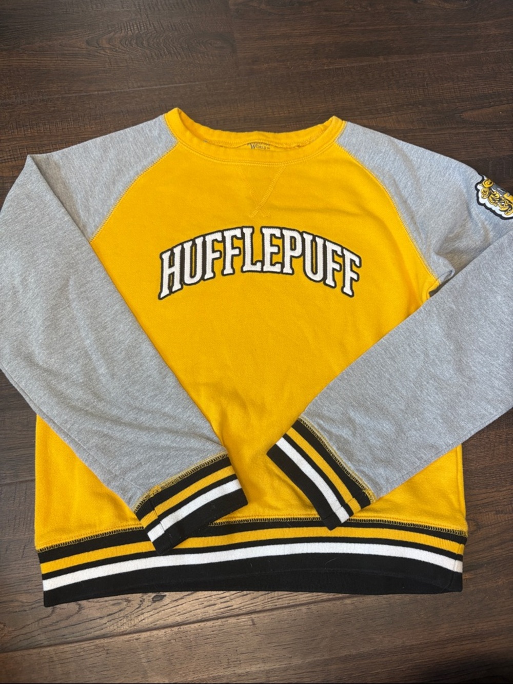 Universal Studios Child XL Hufflepuff Raglan Crewneck Sweatshirt - Yellow & Gray